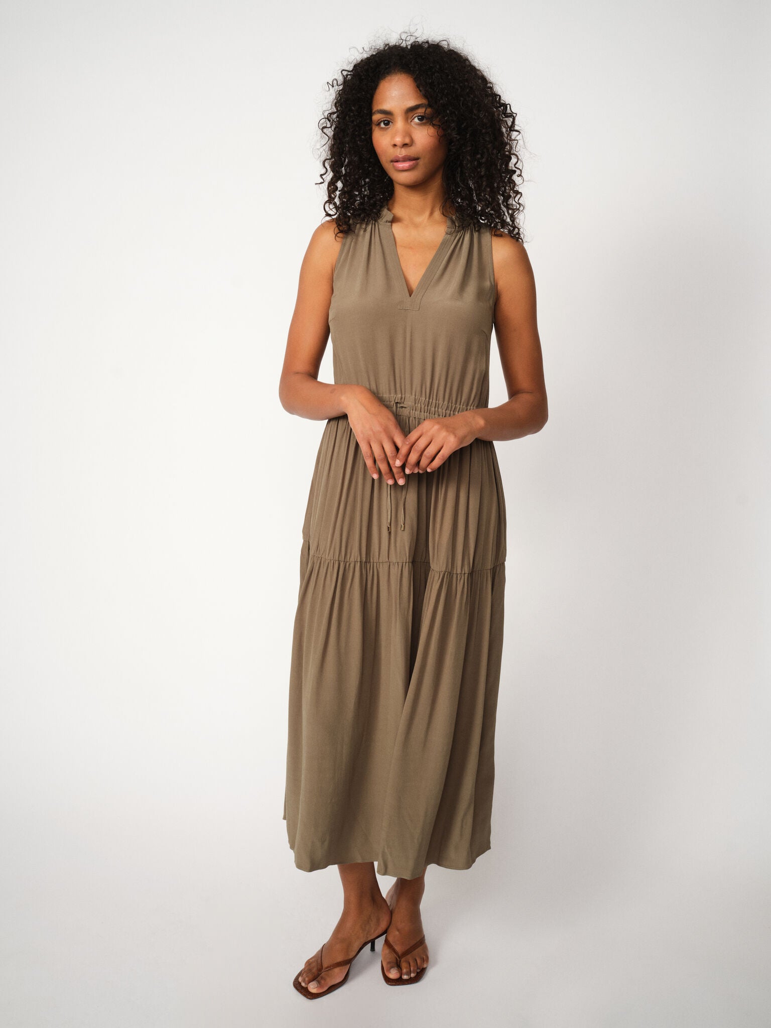 Modelshot / Dusty Olive / Detail